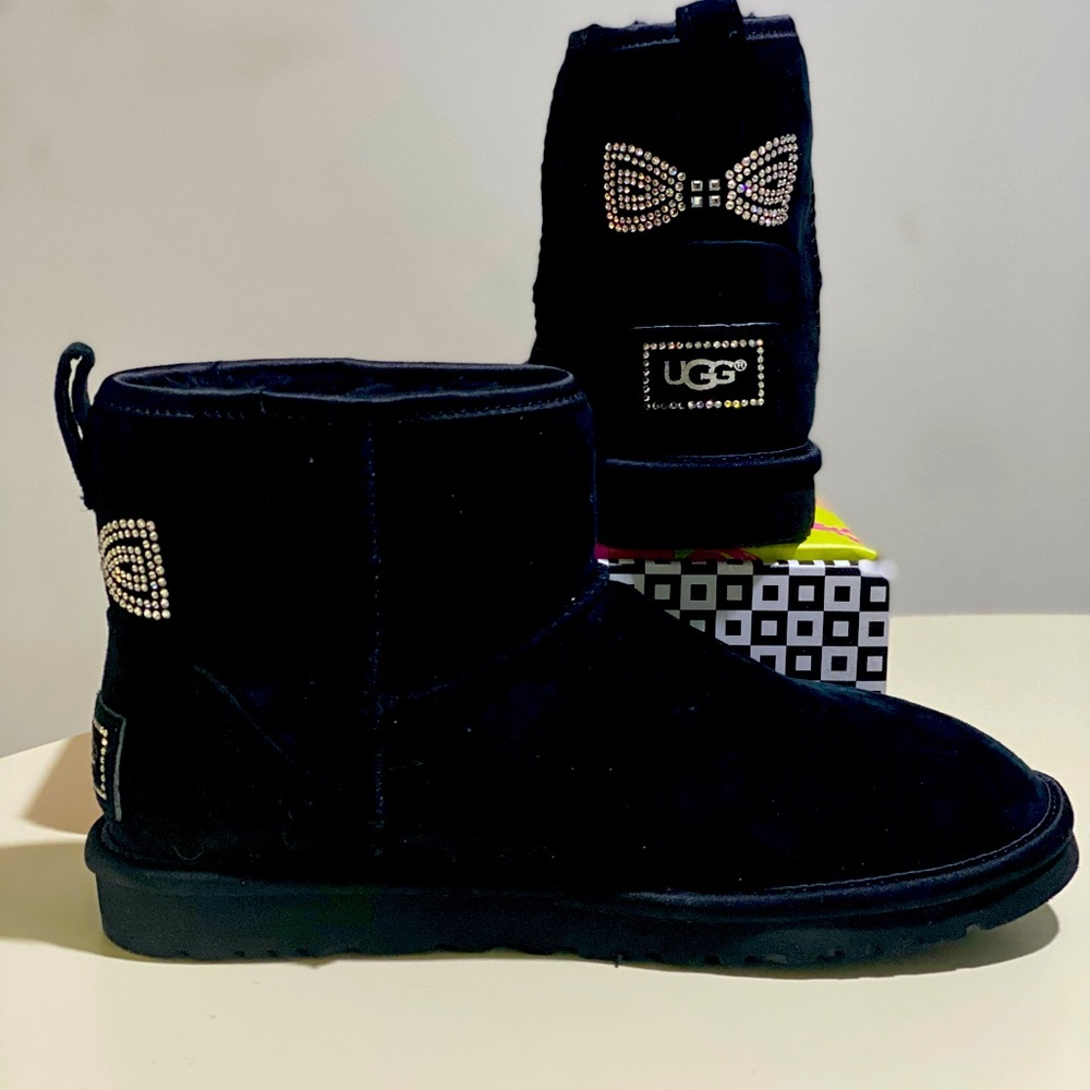 !!OFFERS ARE WELCOMED!! Ugg Mini Boot with Crystal Bow